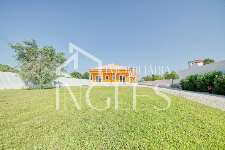 Moradia T4 para Venda em Almoster Foto 12