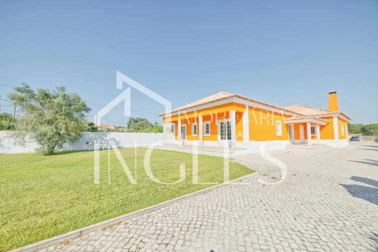 Moradia T4 para Venda em Almoster Foto 15