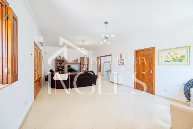 Moradia T4 para Venda em Almoster Foto 31