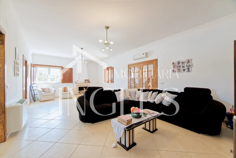 Moradia T4 para Venda em Almoster Foto 32