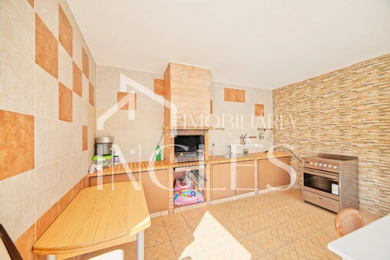 Moradia T4 para Venda em Almoster Foto 35