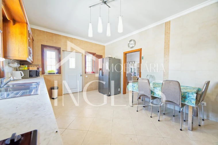 Moradia T4 para Venda em Almoster Foto 36