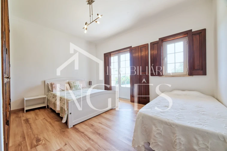 Moradia T4 para Venda em Almoster Foto 53