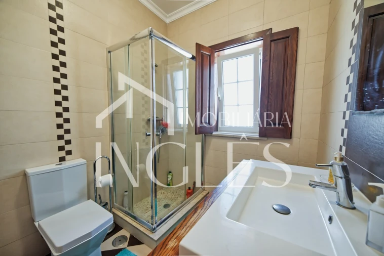 Moradia T4 para Venda em Almoster Foto 58