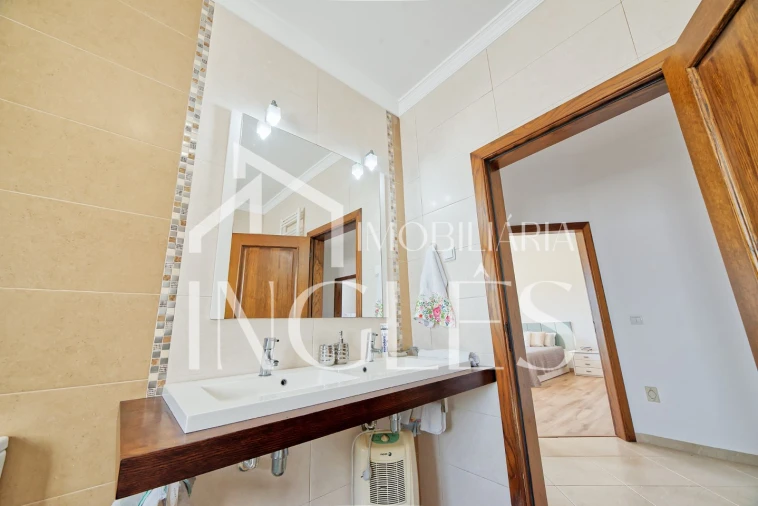 Moradia T4 para Venda em Almoster Foto 63