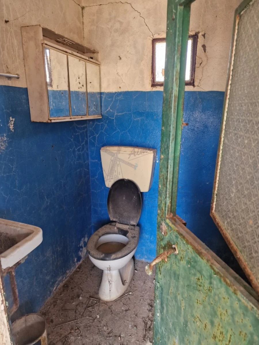 Quinta T3 para Venda em Santa Catarina da Fonte do Bispo Foto 9