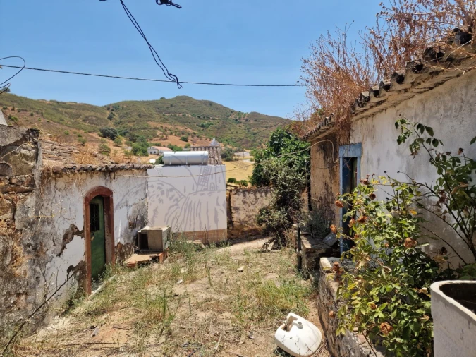 Quinta T3 para Venda em Santa Catarina da Fonte do Bispo Foto 10