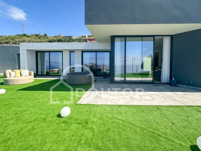 Moradia T3 para Venda em Ribeira Brava Foto 2