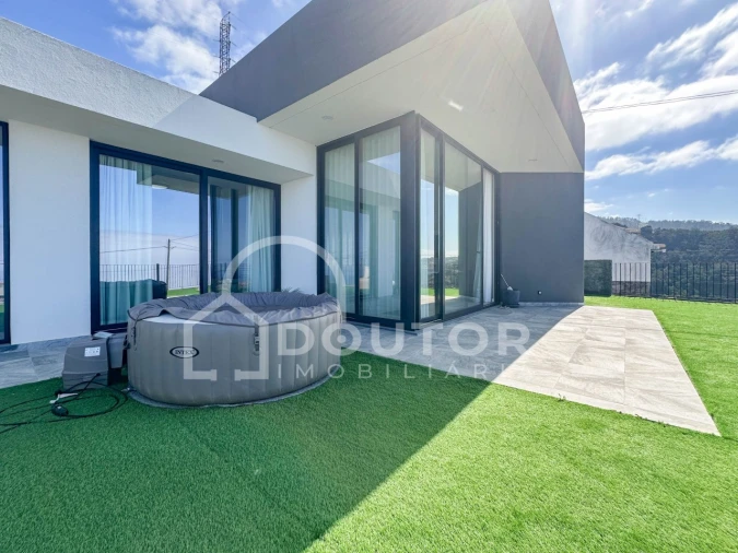 Moradia T3 para Venda em Ribeira Brava Foto 4