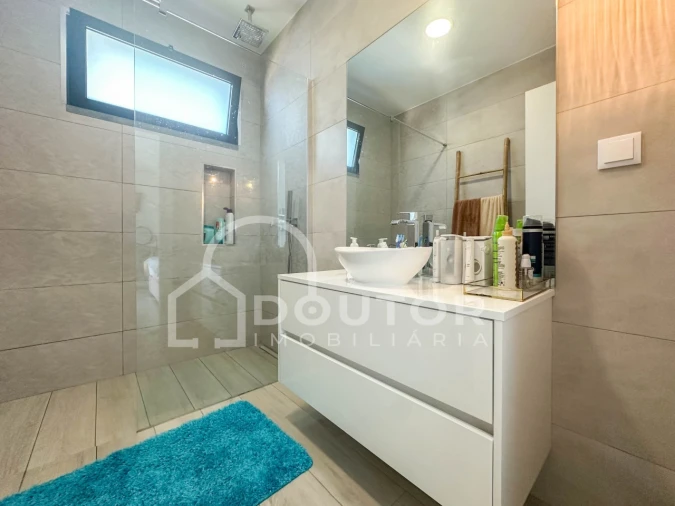 Moradia T3 para Venda em Ribeira Brava Foto 26