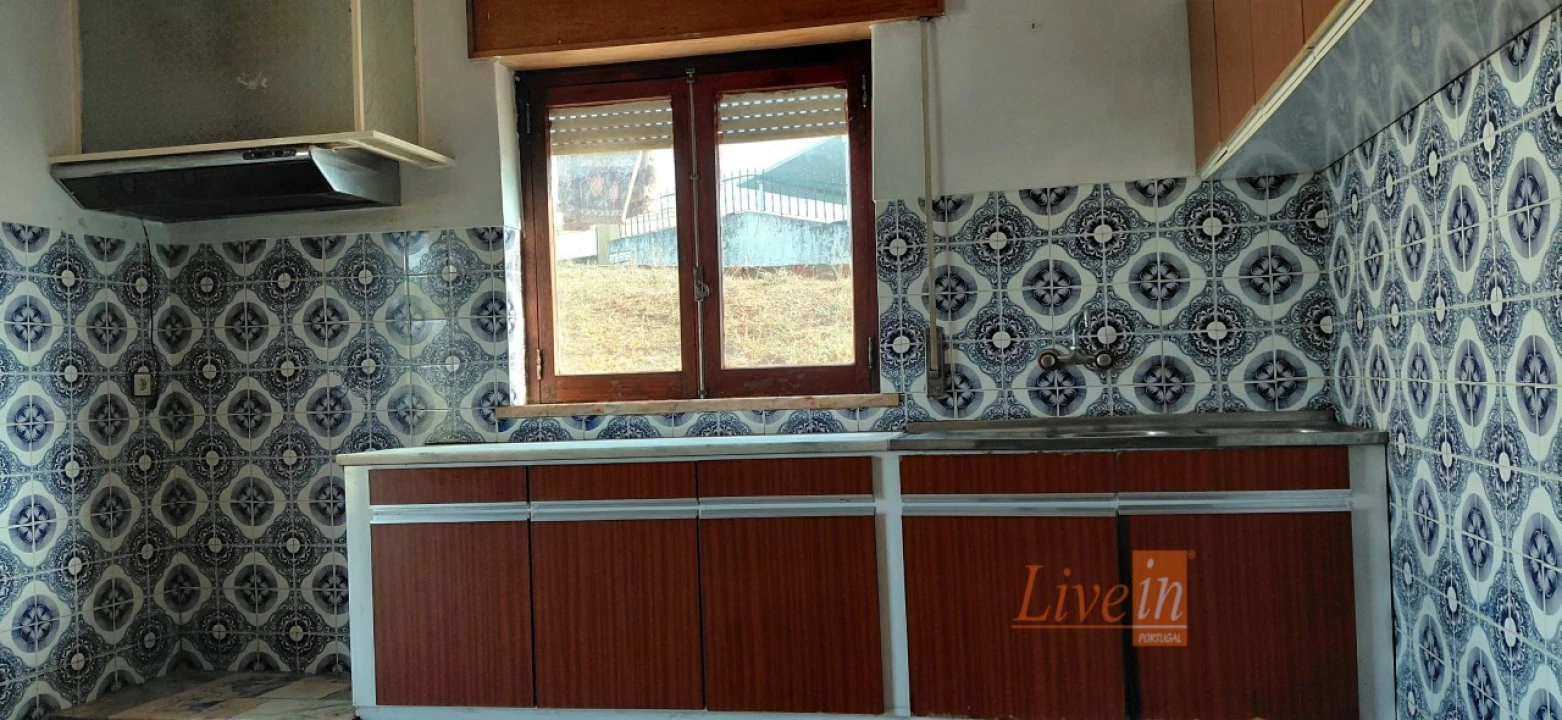 Moradia T2 para Venda em Ota Foto 3