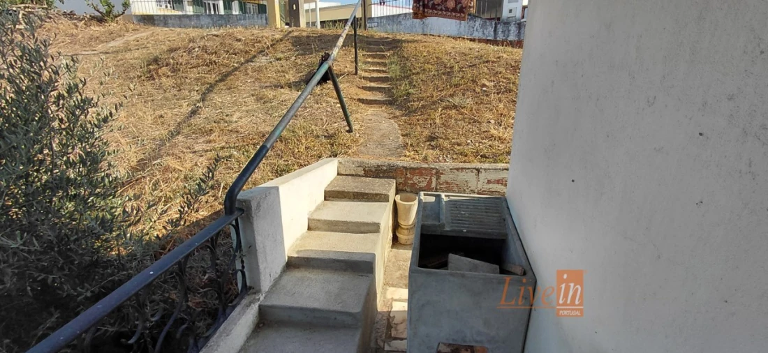 Moradia T2 para Venda em Ota Foto 13