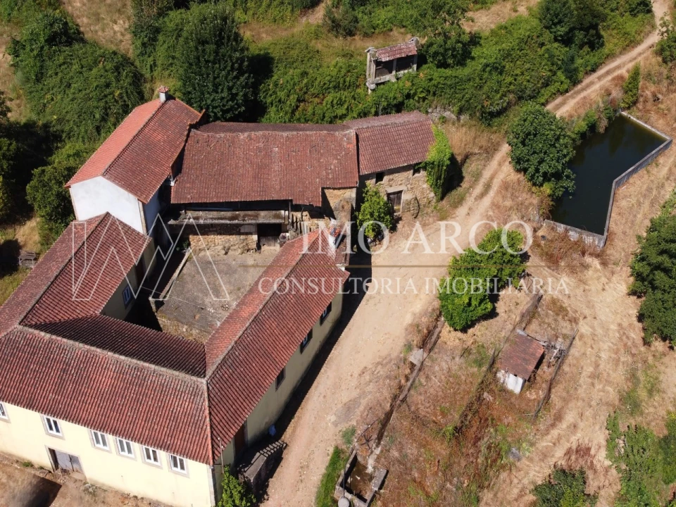 Quinta T4 para Venda em Arco de Baúlhe e Vila Nune Foto 1