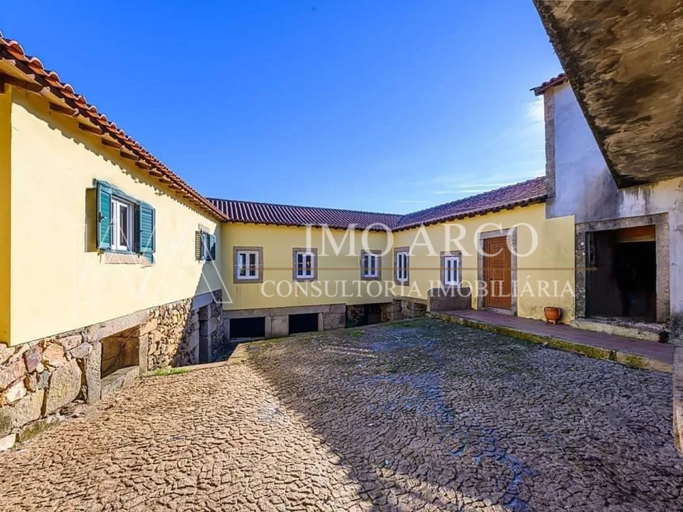 Quinta T4 para Venda em Arco de Baúlhe e Vila Nune Foto 4