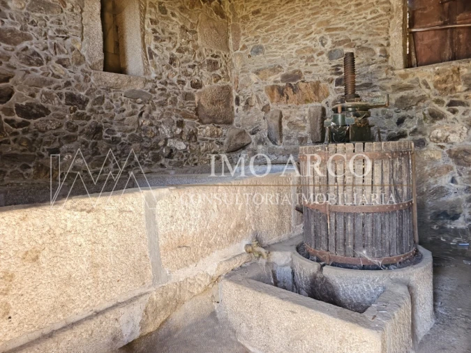 Quinta T4 para Venda em Arco de Baúlhe e Vila Nune Foto 22