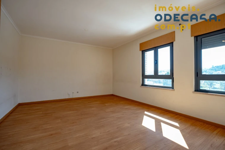 Apartamento T5 para Venda em Odivelas Foto 6