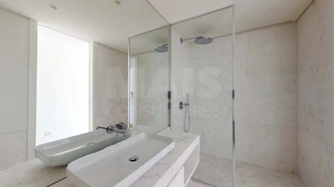 Apartamento T3 para Venda em Campolide