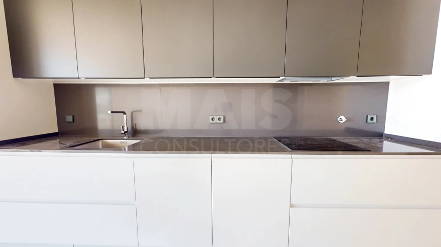 Apartamento T3 para Venda em Campolide Foto 12