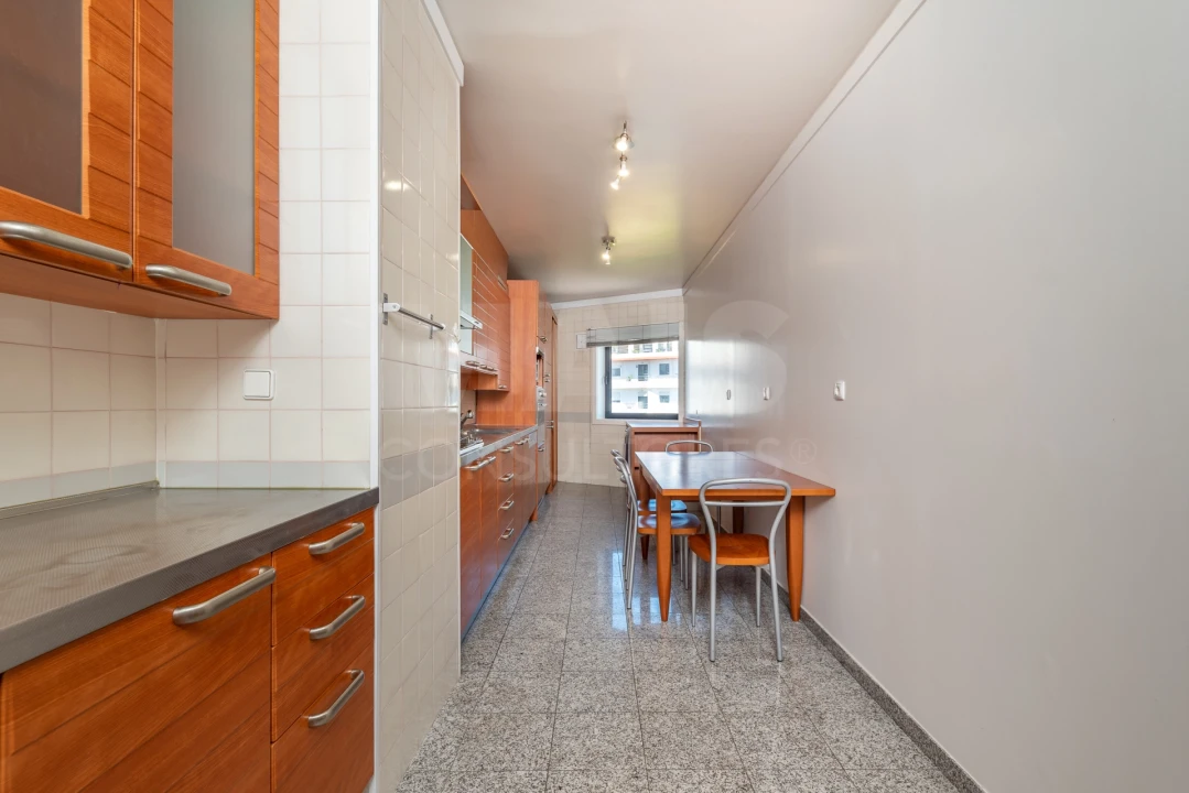 Apartamento T2 para Arrendamento em Parque das Nações Foto 9
