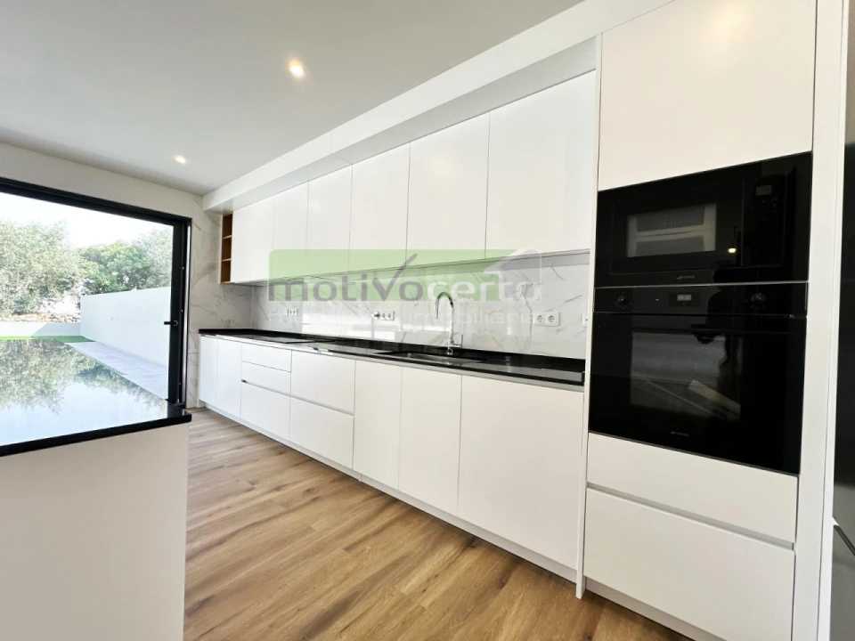 Moradia T3 para Venda em Barcarena Foto 2