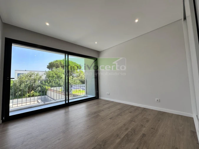 Moradia T3 para Venda em Barcarena Foto 11