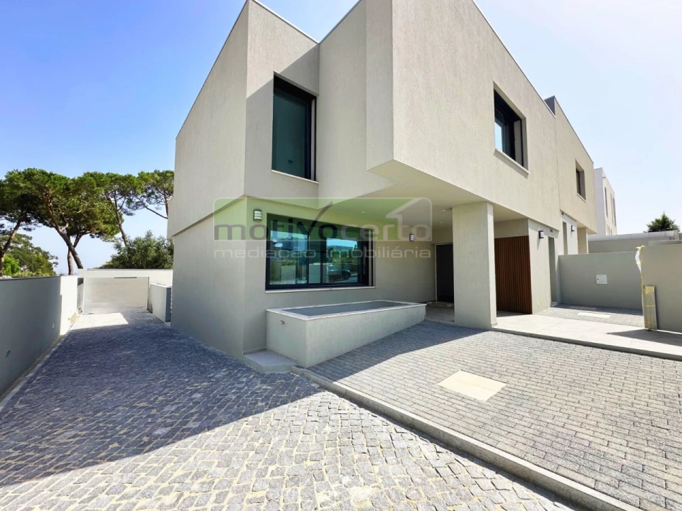 Moradia T3 para Venda em Barcarena Foto 27