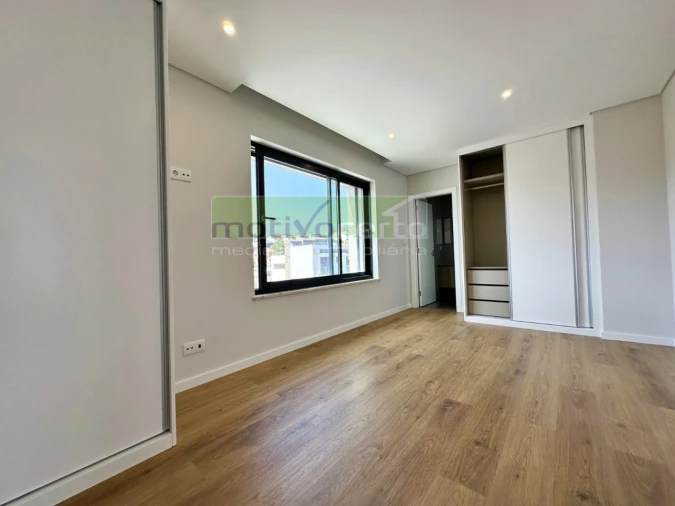 Moradia T3 para Venda em Barcarena Foto 13