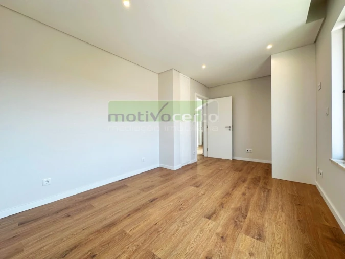 Moradia T3 para Venda em Barcarena Foto 14