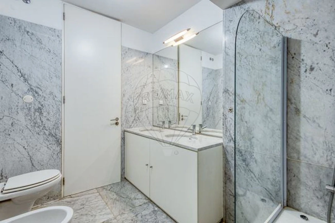 Apartamento T4 para Venda em Mafamude e Vilar do Paraíso Foto 13
