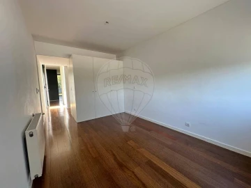 Apartamento T4 para Venda em Mafamude e Vilar do Paraíso