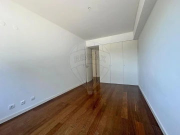 Apartamento T4 para Venda em Mafamude e Vilar do Paraíso
