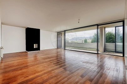 Apartamento T4 para Venda em Mafamude e Vilar do Paraíso