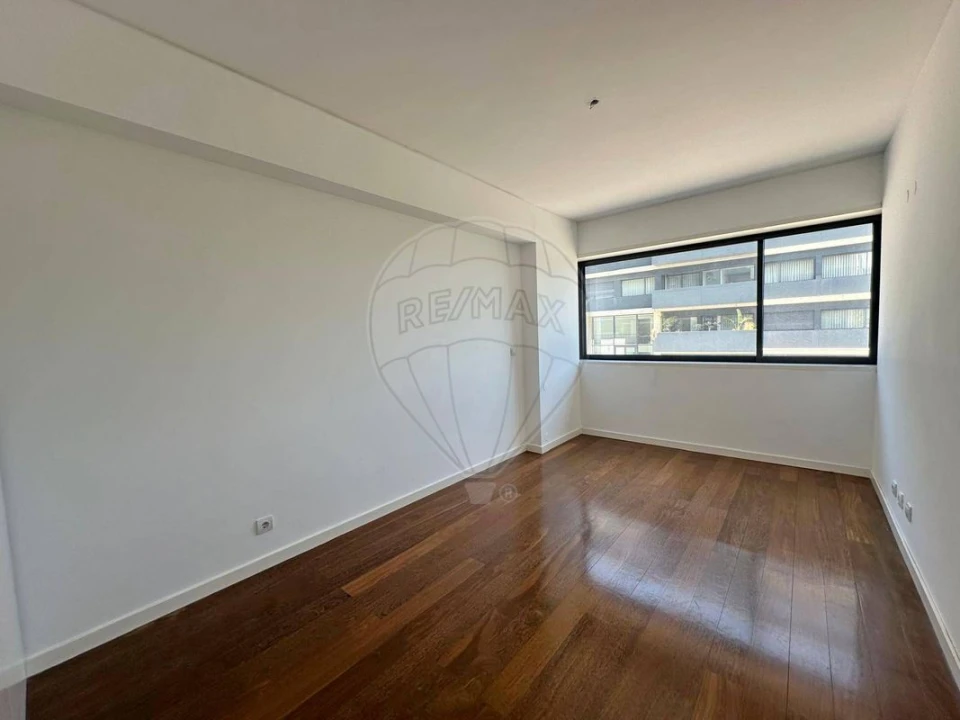 Apartamento T4 para Venda em Mafamude e Vilar do Paraíso Foto 31