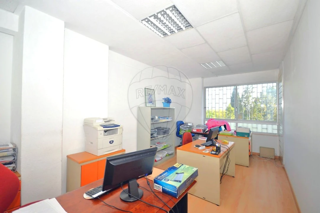 Loja para Venda em Póvoa de Santa Iria e Forte da Casa Foto 8