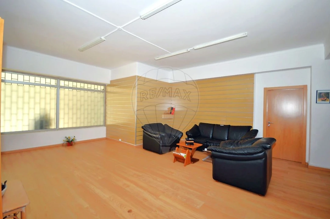 Loja para Venda em Póvoa de Santa Iria e Forte da Casa Foto 5