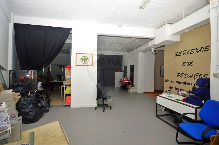 Loja para Venda em Póvoa de Santa Iria e Forte da Casa Foto 19