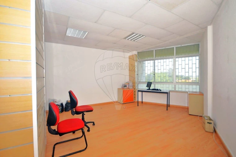 Loja para Venda em Póvoa de Santa Iria e Forte da Casa Foto 6