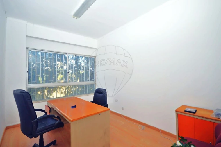 Loja para Venda em Póvoa de Santa Iria e Forte da Casa Foto 14