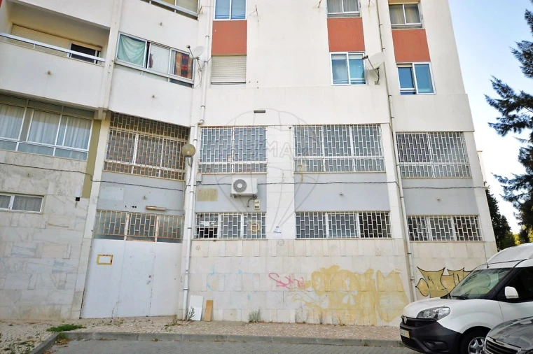 Loja para Venda em Póvoa de Santa Iria e Forte da Casa Foto 1