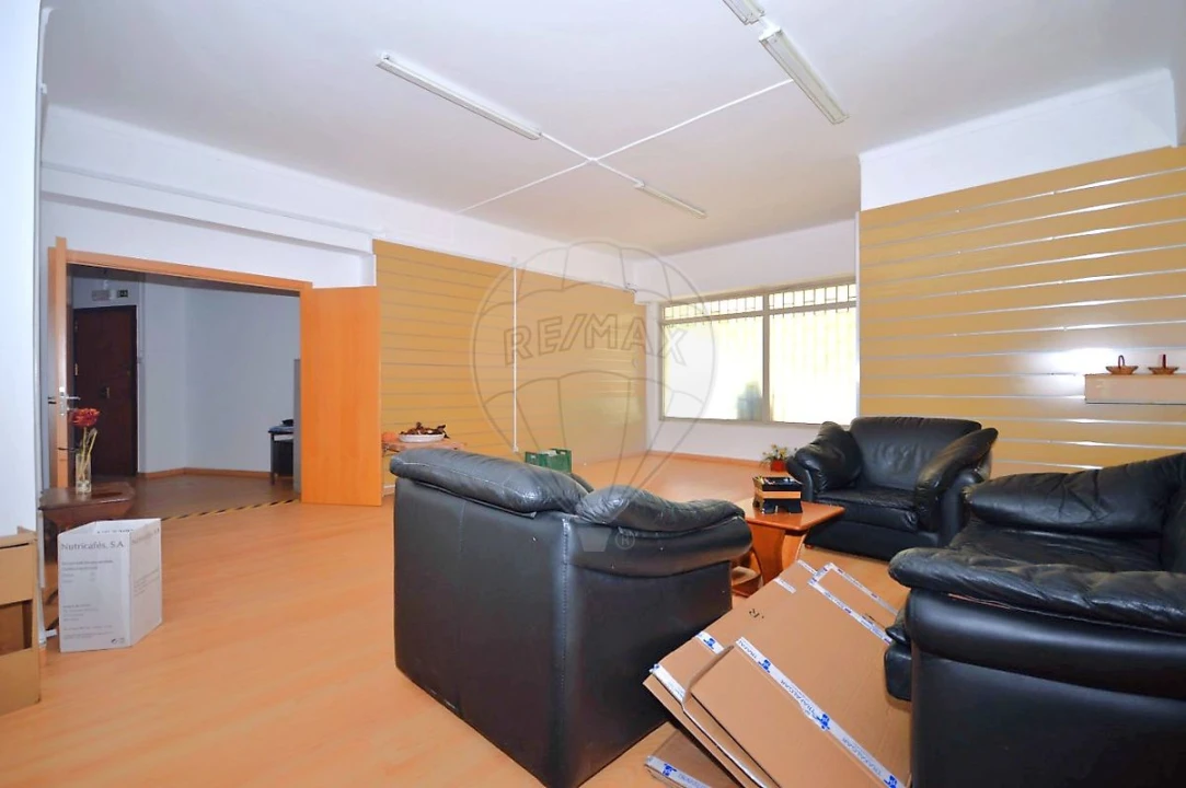 Loja para Venda em Póvoa de Santa Iria e Forte da Casa Foto 4