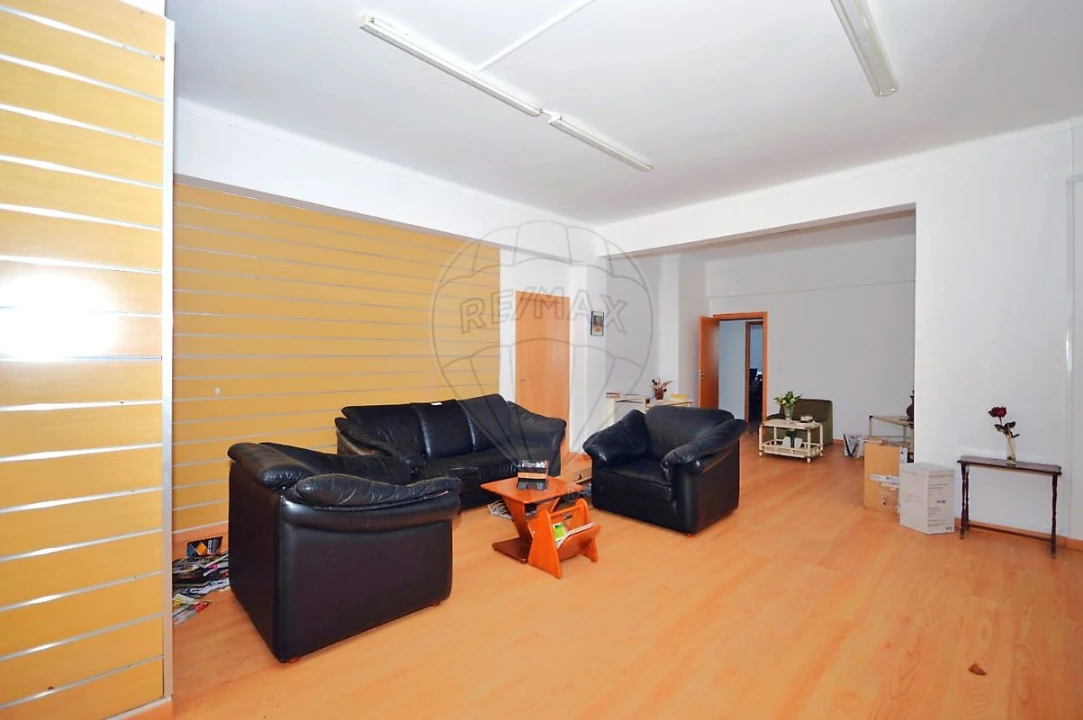 Loja para Venda em Póvoa de Santa Iria e Forte da Casa Foto 3