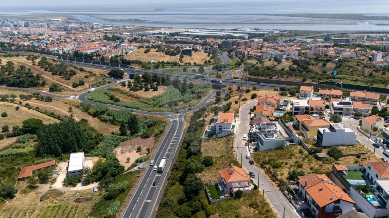 Terreno para Venda em Santa Iria de Azoia, São João da Talha e Bobadela Foto 5
