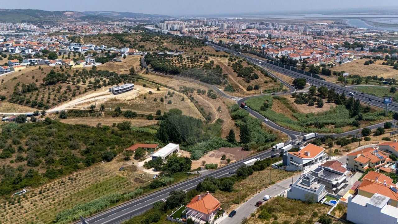 Terreno para Venda em Santa Iria de Azoia, São João da Talha e Bobadela Foto 6