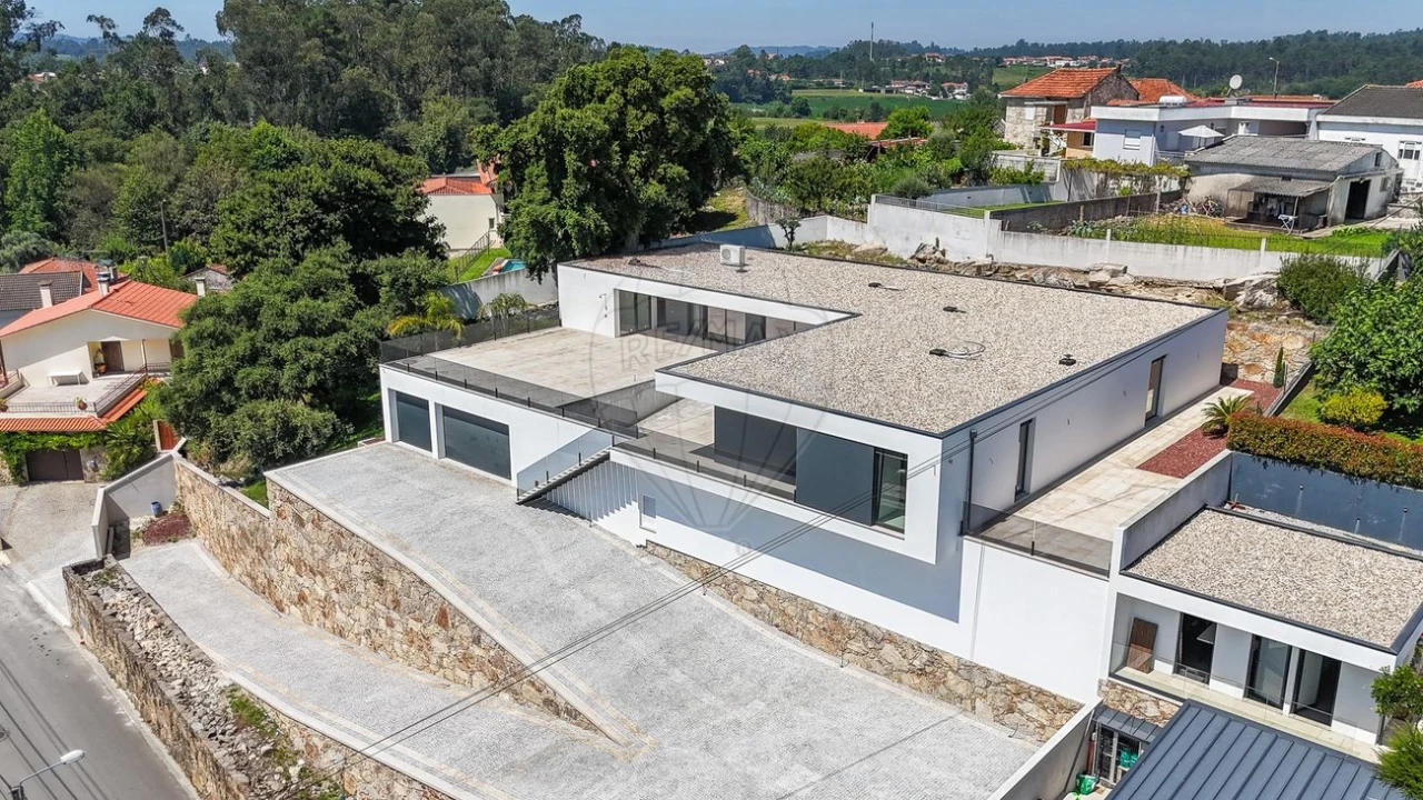 Moradia T3 para Venda em Gondifelos, Cavalões e Outiz Foto 1