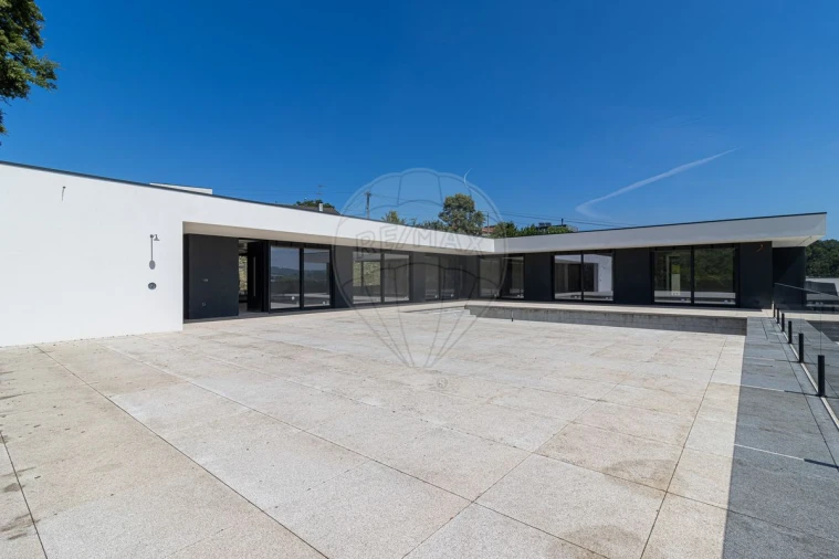 Moradia T3 para Venda em Gondifelos, Cavalões e Outiz Foto 3