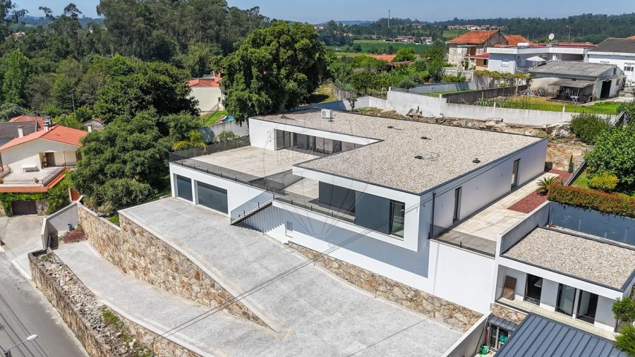 Moradia T3 para Venda em Gondifelos, Cavalões e Outiz Foto 1