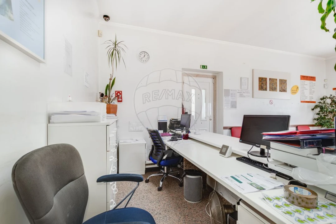 Loja para Venda em Almargem do Bispo, Pêro Pinheiro e Montelavar Foto 7