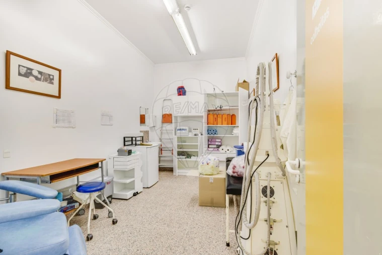 Loja para Venda em Almargem do Bispo, Pêro Pinheiro e Montelavar Foto 14