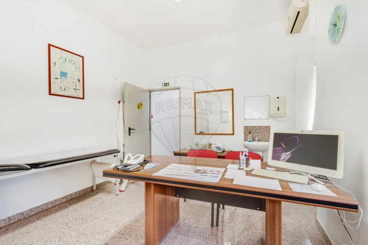 Loja para Venda em Almargem do Bispo, Pêro Pinheiro e Montelavar Foto 22