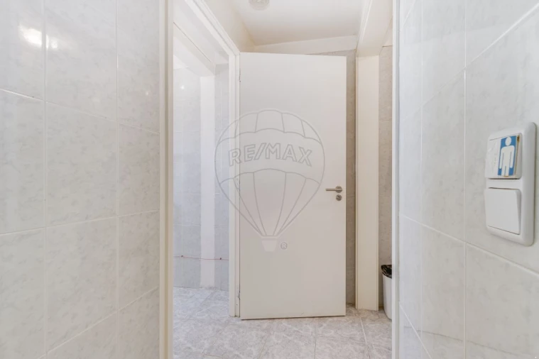 Loja para Venda em Almargem do Bispo, Pêro Pinheiro e Montelavar Foto 29